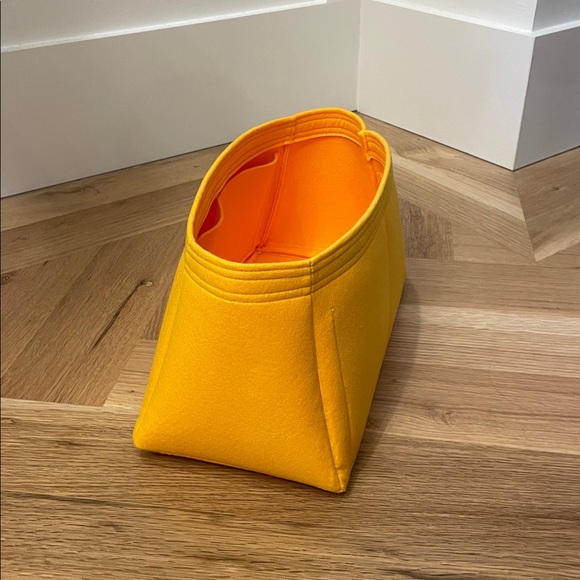 Samorga insert in the color Juane (yellow) for the Louis Vuitton Alma Gm handbag - Picture 5 of 6